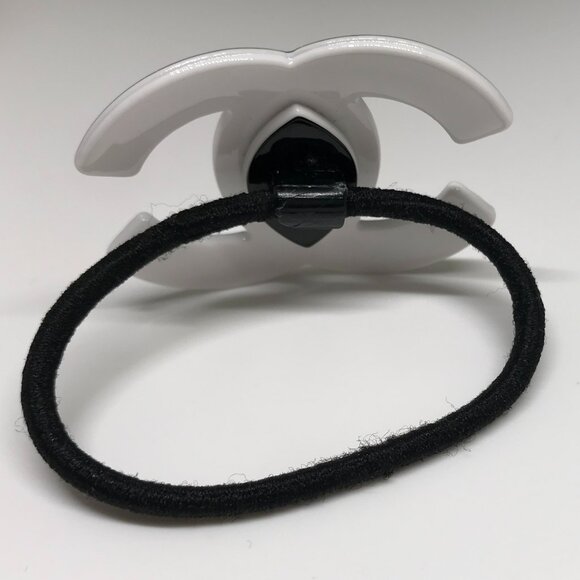 Black & White CC Pony Tail - Picture 11 of 16